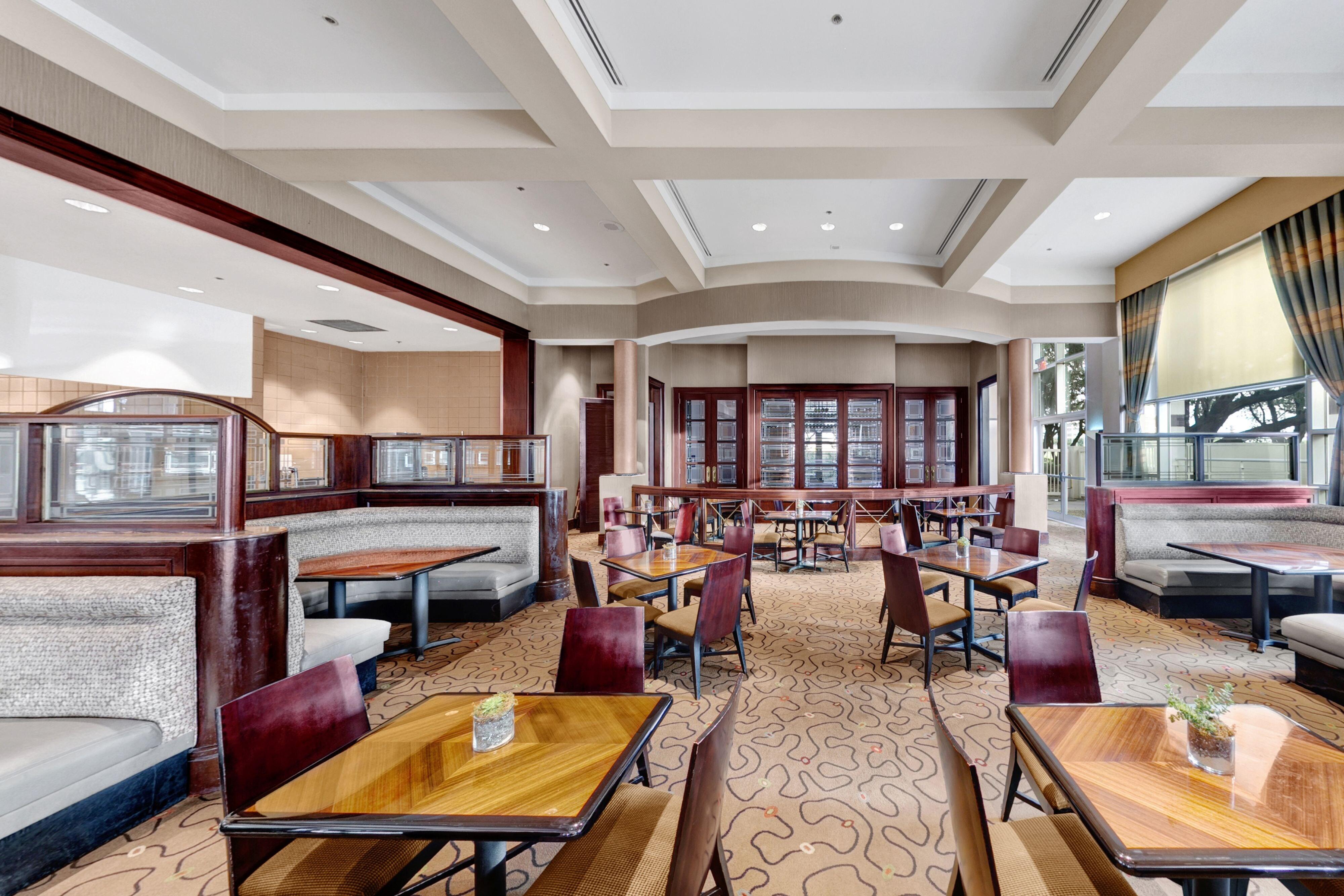 Renaissance Dallas North Hotel Фармърс Бранч Екстериор снимка