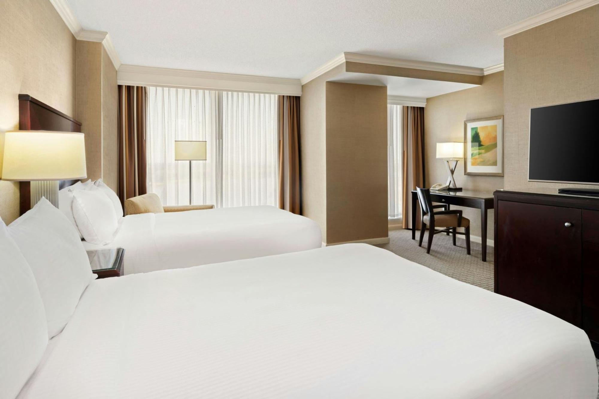 Renaissance Dallas North Hotel Фармърс Бранч Екстериор снимка